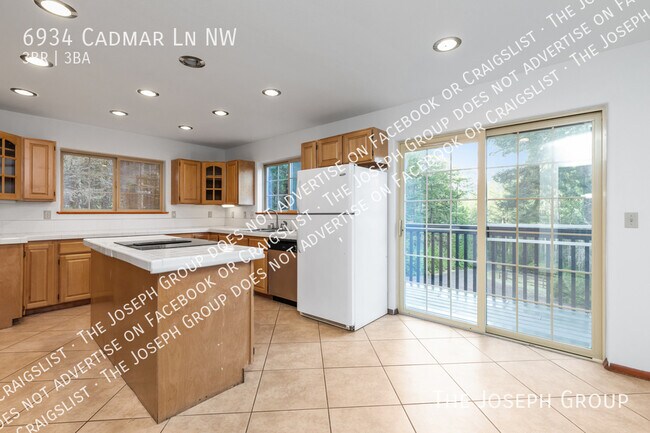 Building Photo - 6934 Cadmar Ln NW