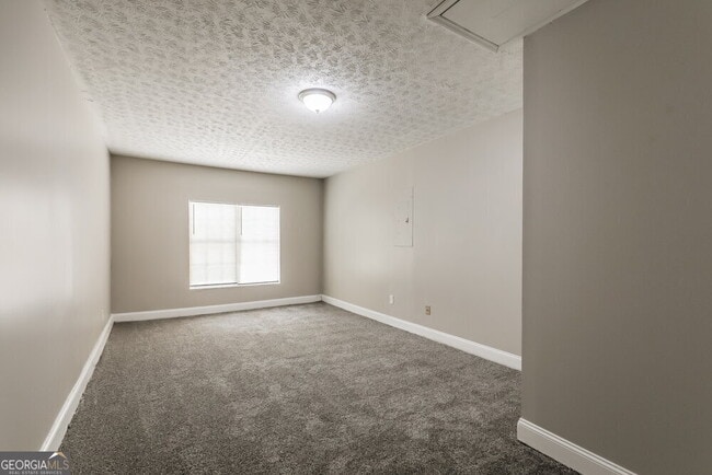 Building Photo - 2928 Cushing Ct