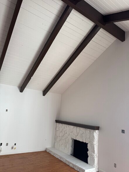Building Photo - 2637 El Goya Dr