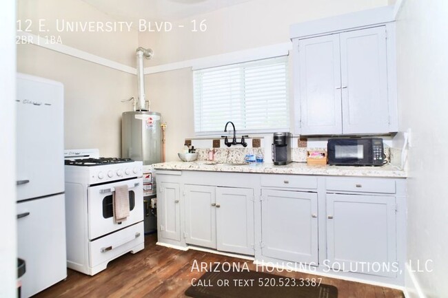 Building Photo - 2 Bedroom 1 Bath Close to 4th Ave and Down...