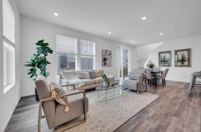 Building Photo - 1107 Anker Dr
