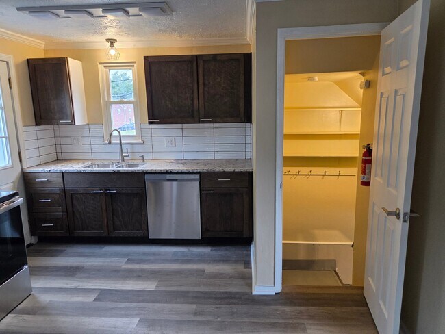 Building Photo - 5272 Fieldcrest Dr