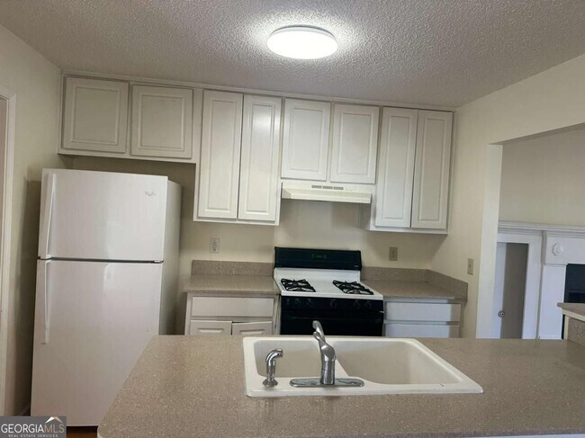 Building Photo - 839 Tramore Dr