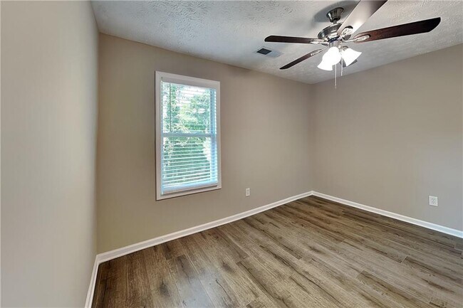 Building Photo - 40 Briar Gate Ln