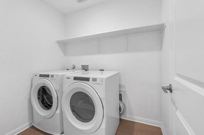 Building Photo - 140 Inlet Ln