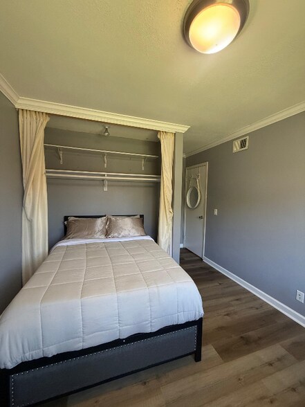 Building Photo - 341 Avenida Pinos