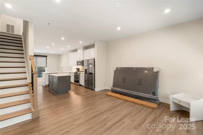 Building Photo - 128 Music Hall Wy