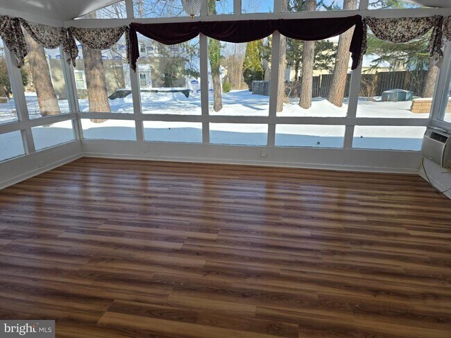 Building Photo - 10217 McKean Ct