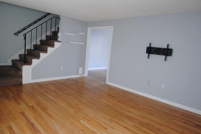 Building Photo - 39 Bluestone Dr