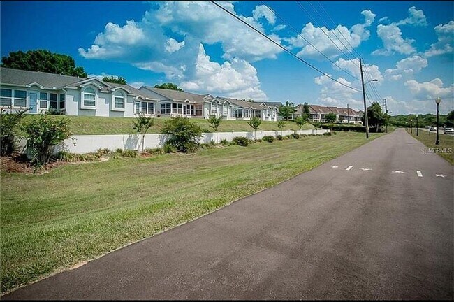 Building Photo - 100 Division St