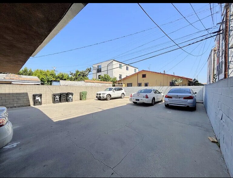 Building Photo - 1343 W 36th St