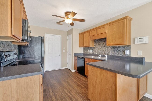 Building Photo - 851 Kanatak Ln