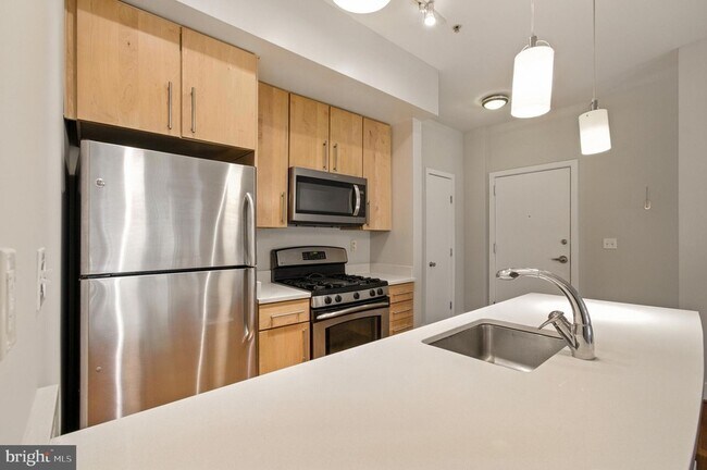 Building Photo - 1435 Chapin St NW