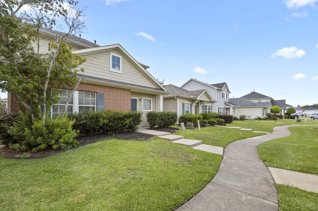Building Photo - 6158 Settlers Lake Cir E