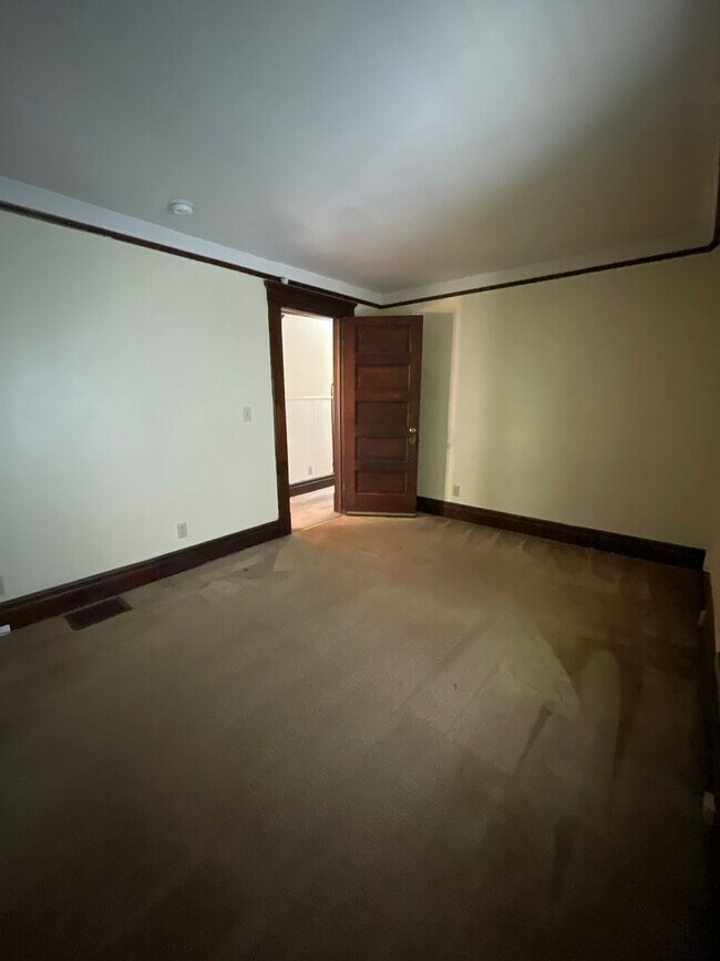 Building Photo - 410 E William St