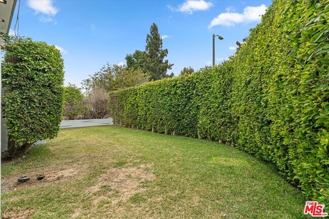 Building Photo - 10650 Putney Rd