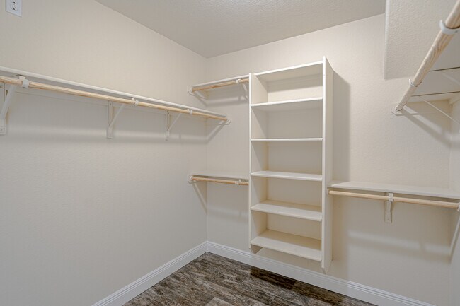 Building Photo - 121 Hematite Ln