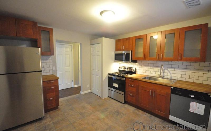 Building Photo - 452 W 3rd Ave