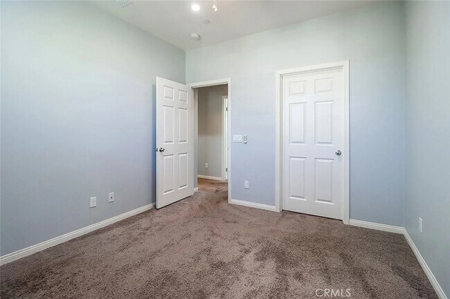 Building Photo - 6746 N Glasner Ln