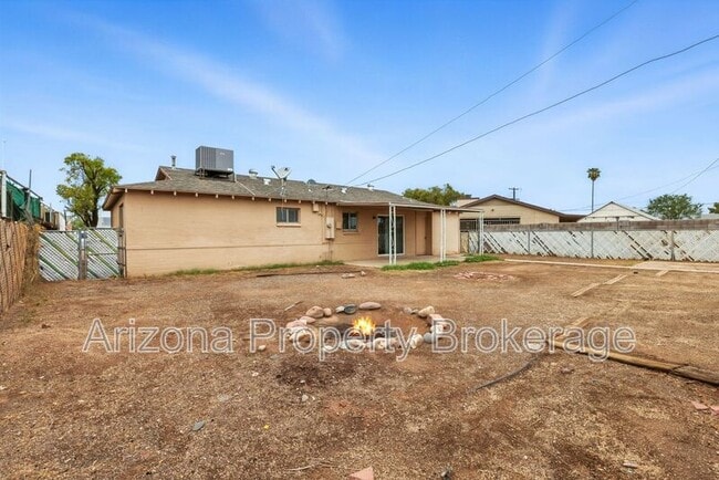 Building Photo - 111 N Flint Cir