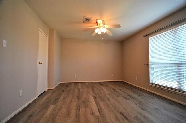 Building Photo - 8801 Hammerly Blvd