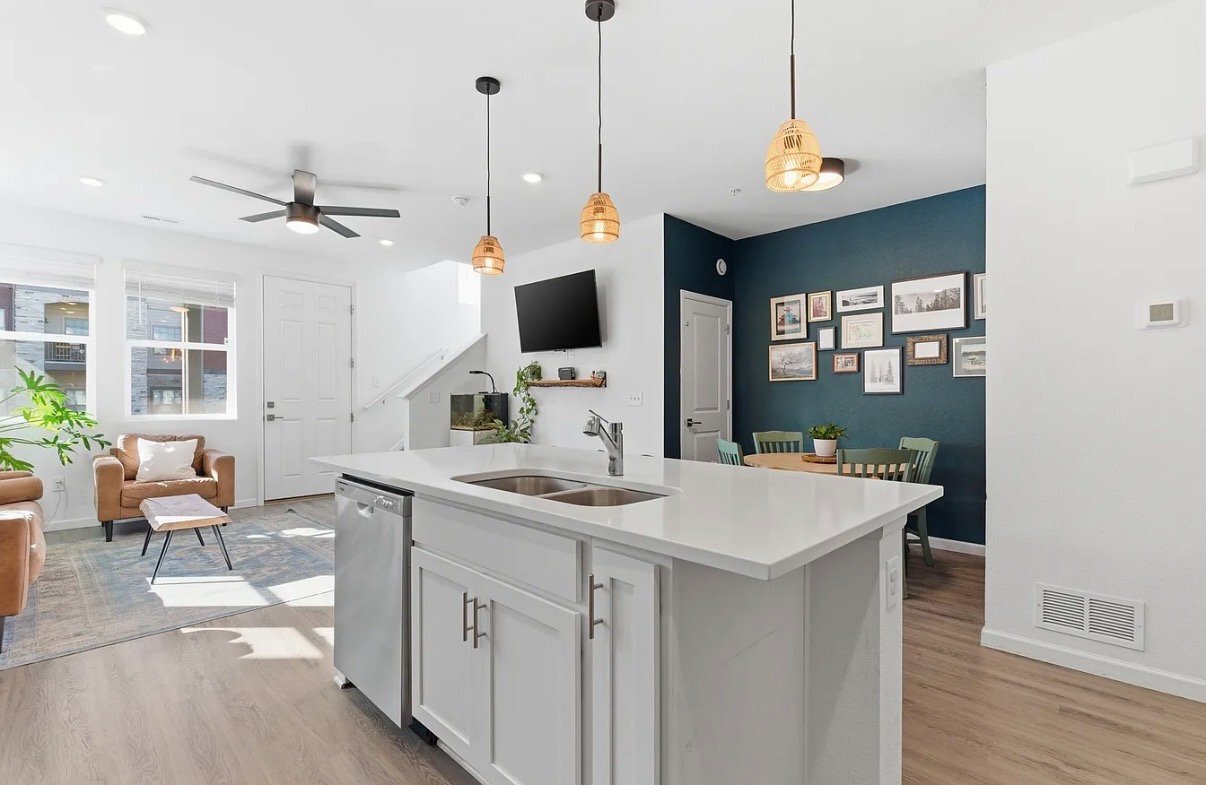 Building Photo - 1928 Rosen Dr