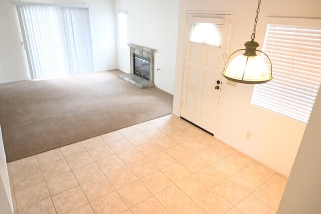 Building Photo - 2135 K Ave