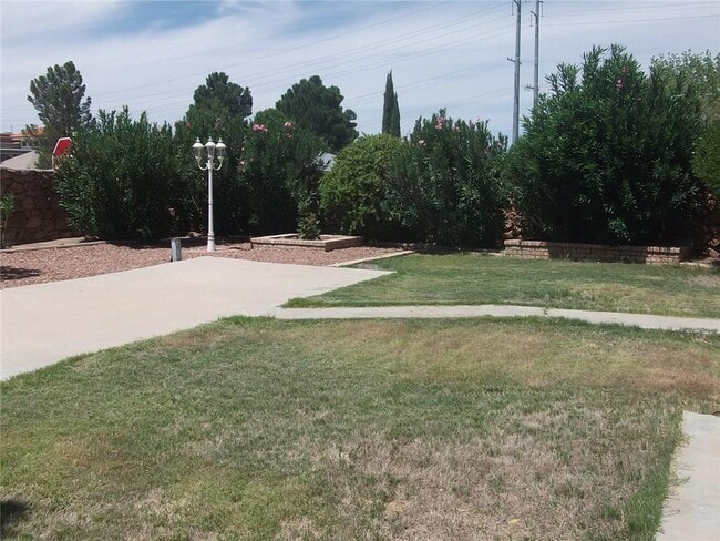 Building Photo - 7680 Dianjou Dr