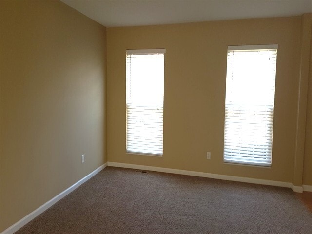 Building Photo - 5192 Summerset Dr