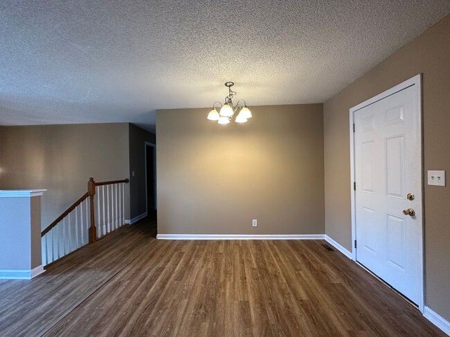 Building Photo - Pet Friendly Home For Rent Near Post!