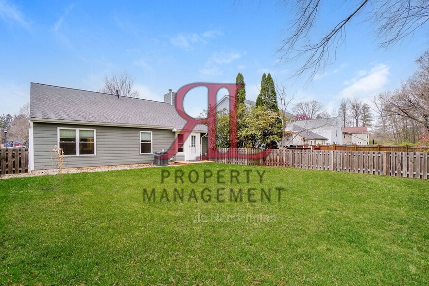 Building Photo - 4800 Coachford Dr