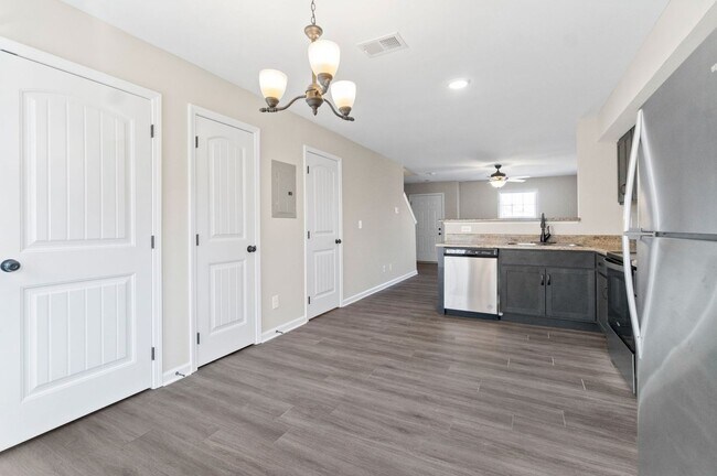 Building Photo - Ziva Ln - 1111