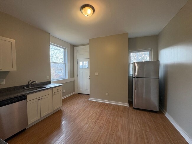 Building Photo - The Bryant House