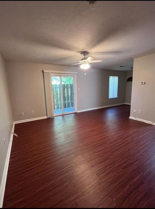 Building Photo - 3732 Donovan Dr