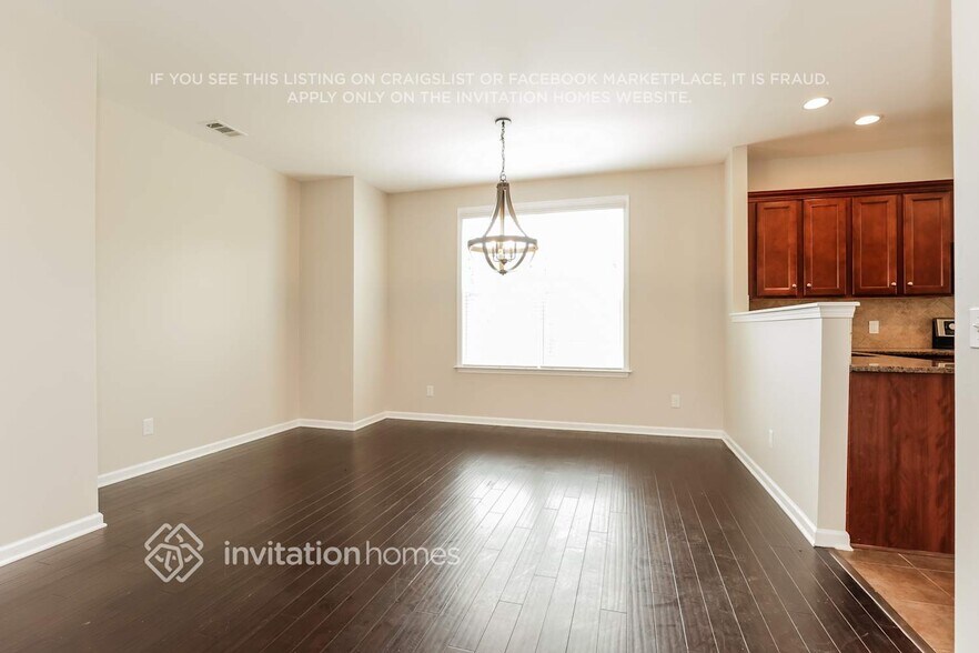 Building Photo - 1700 Stonewater Dr