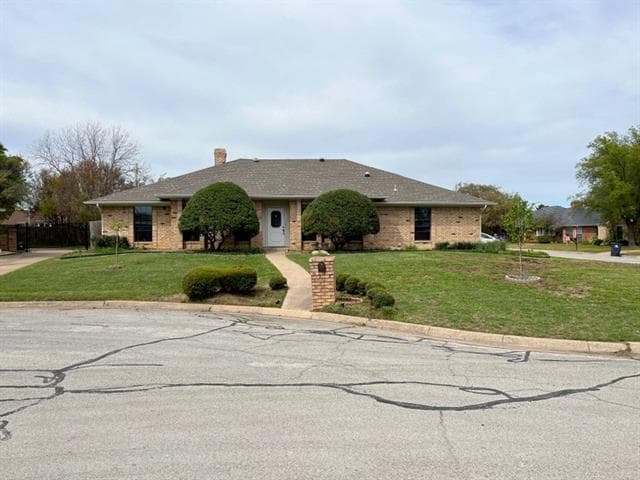 Primary Photo - 2226 Fall River Dr