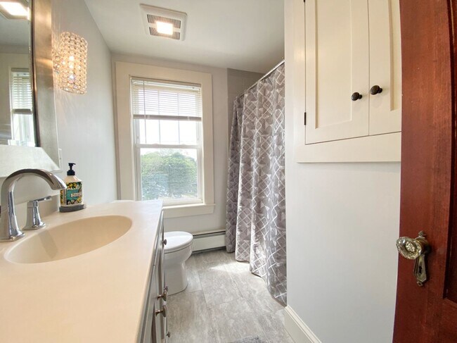Building Photo - Winter Rental: Hodgkins Cottage