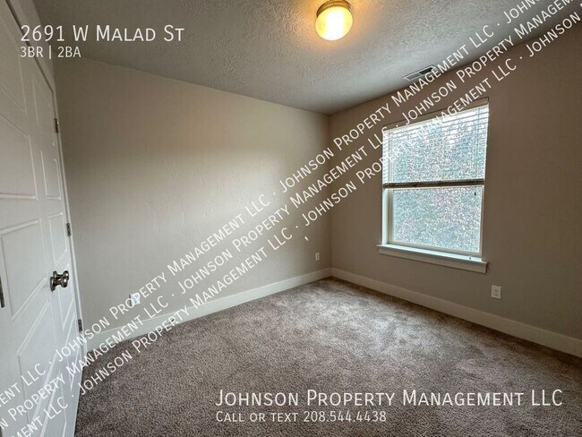 Building Photo - 2691 W Malad St