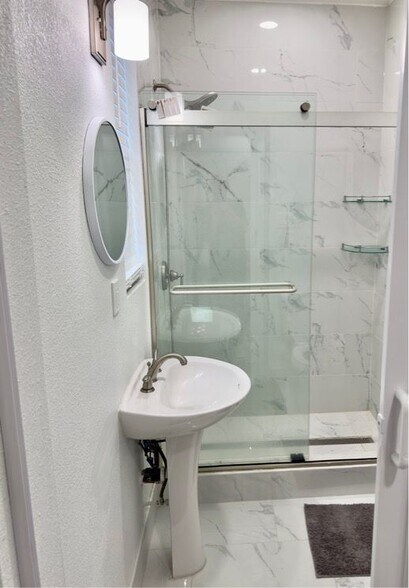 Building Photo - 30342 De Caron St