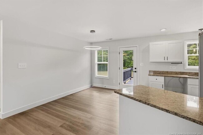 Building Photo - 170 Starlight Dr