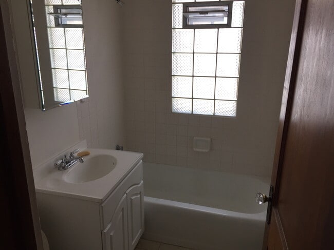 Building Photo - 1617 N 47th St