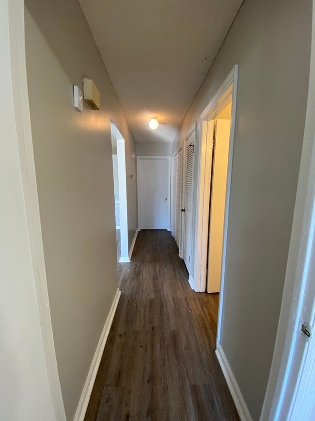 Building Photo - COMING LATE FEBRUARY 2026! (Pet Friendly)