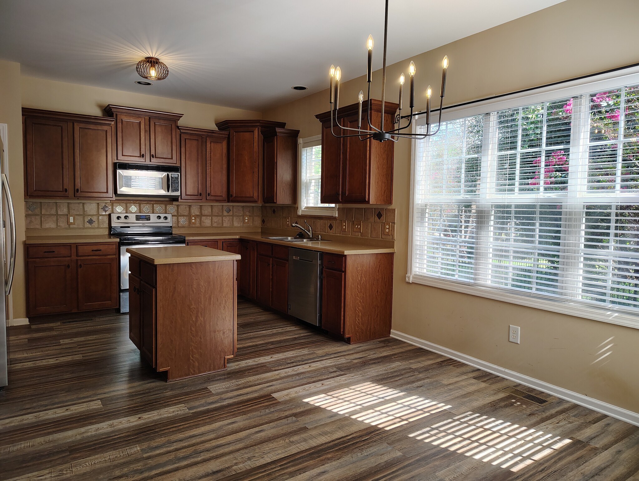 Building Photo - 110 Ruland Cir