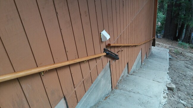 Building Photo - 594 Rose Ln