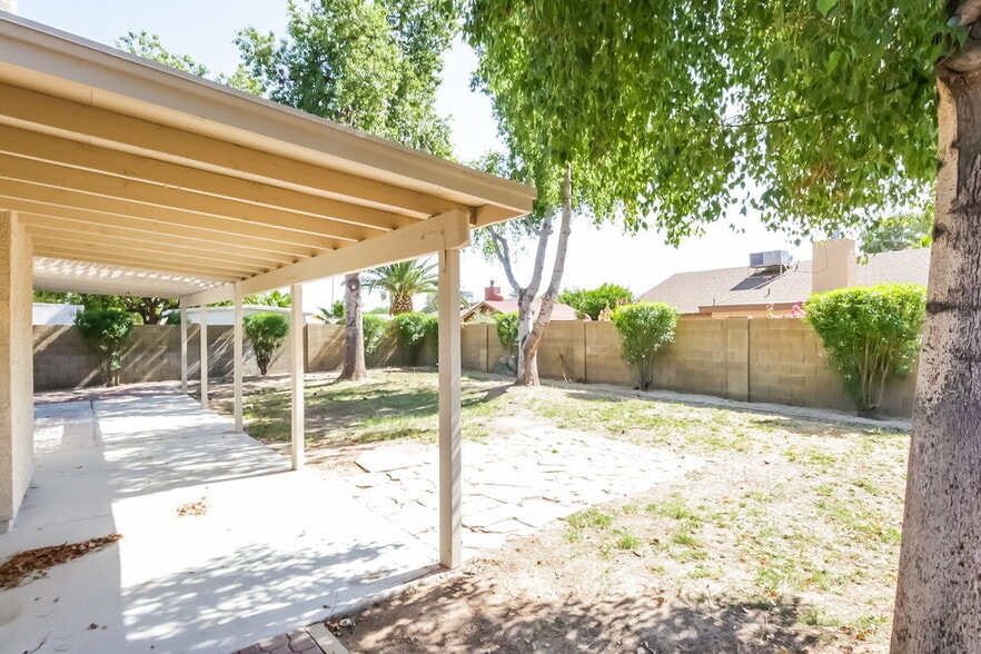 Building Photo - 7453 E Diamond Ave