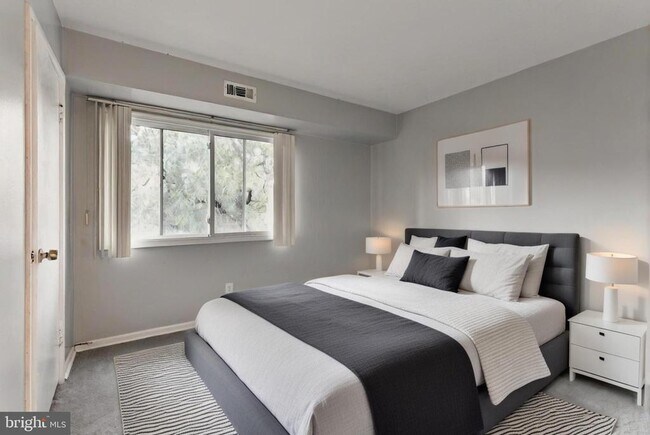 Building Photo - 2908 Kings Chapel Rd