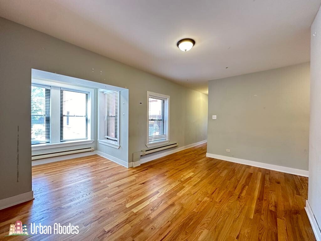 Building Photo - 4426 N Wolcott Ave