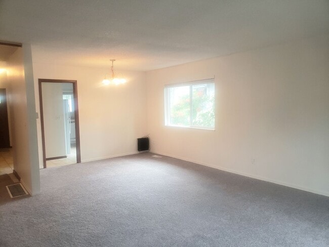 Building Photo - Wonderful Two-Level Beaverton Home with Backyard and Greenspace