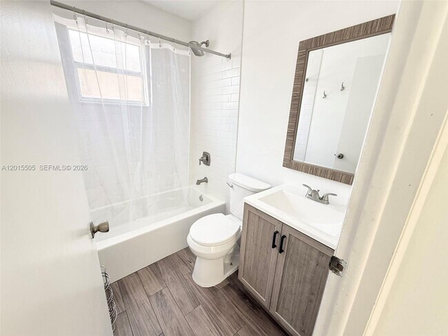 Building Photo - 2645 SW 28th Ct