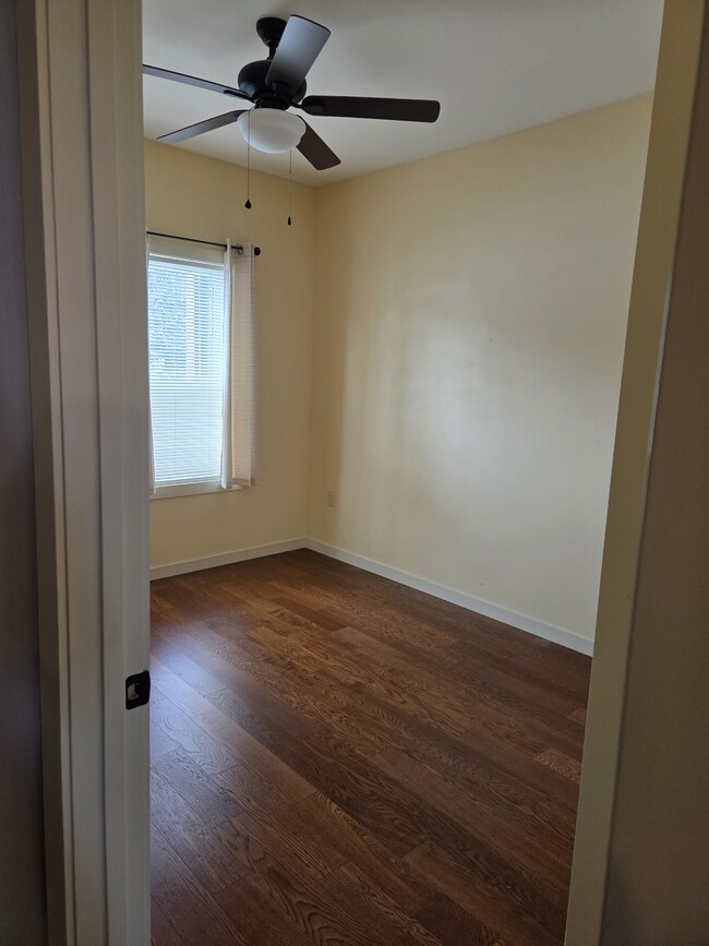 Building Photo - 6803 Von Kanel St